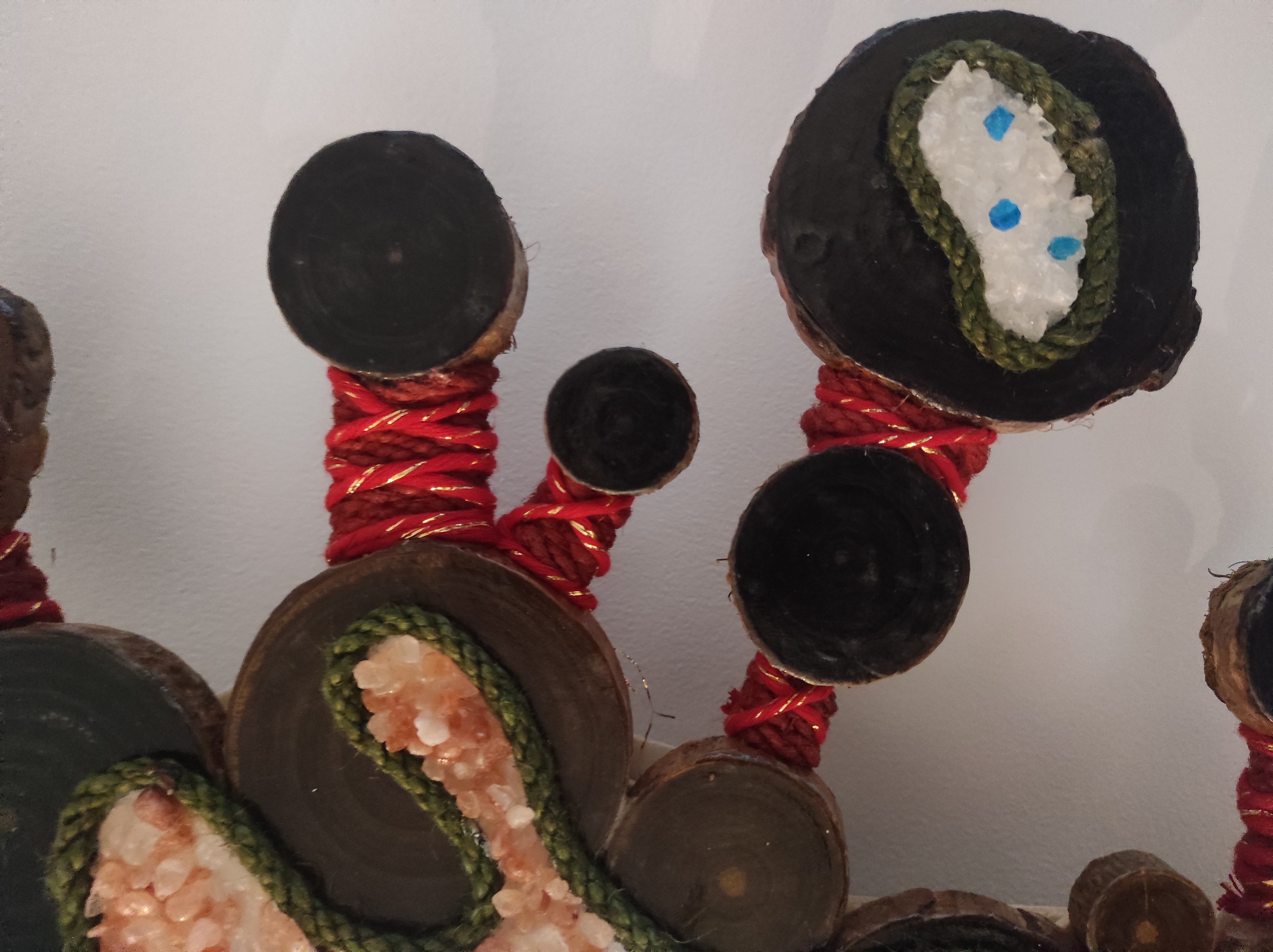 Unikatowy zegar ścienny handmade – drewno i kamień - zdjęcie 5 z 7
