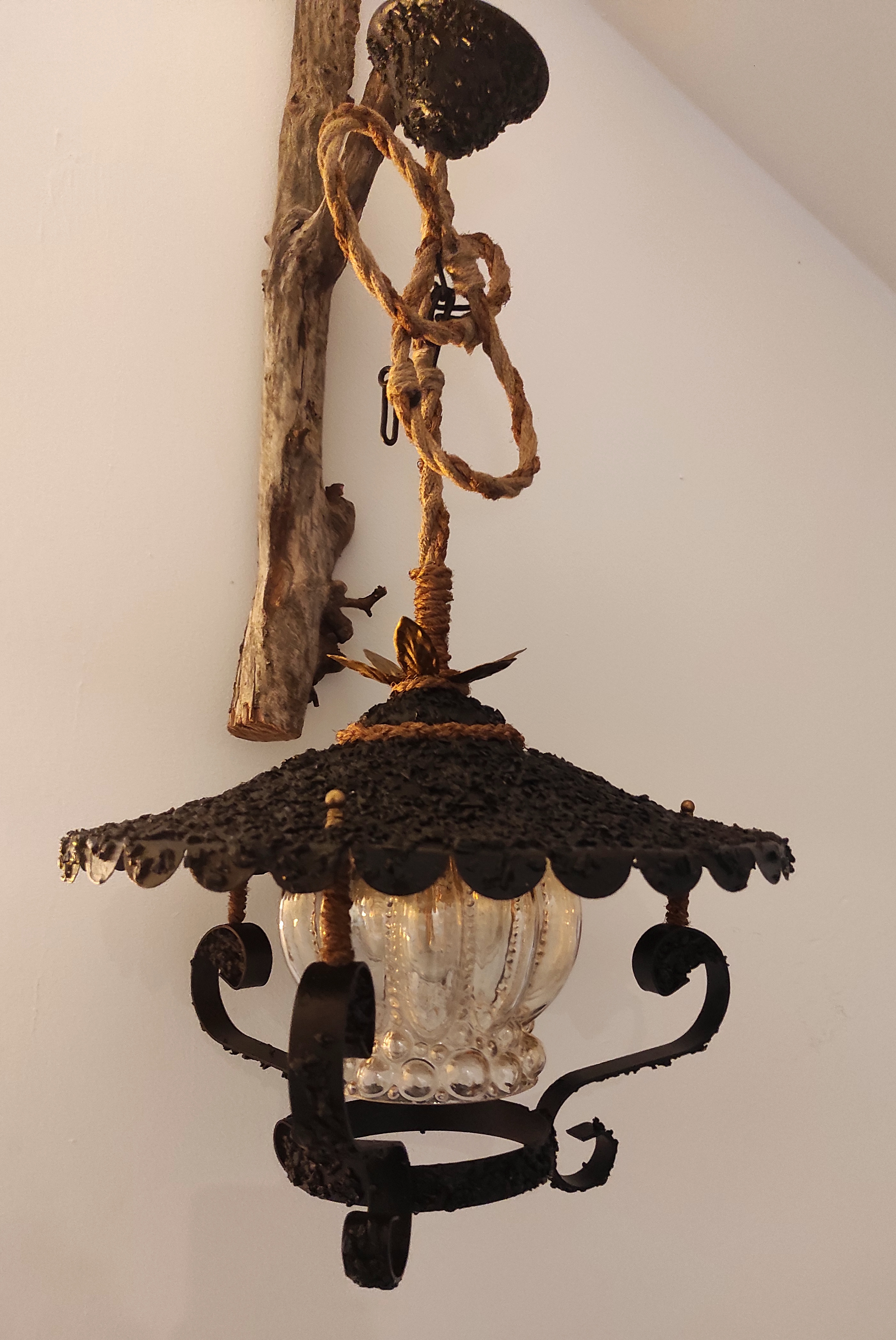 Artystyczna lampa wisząca z metalu i szkła  - zdjęcie 3 z 6