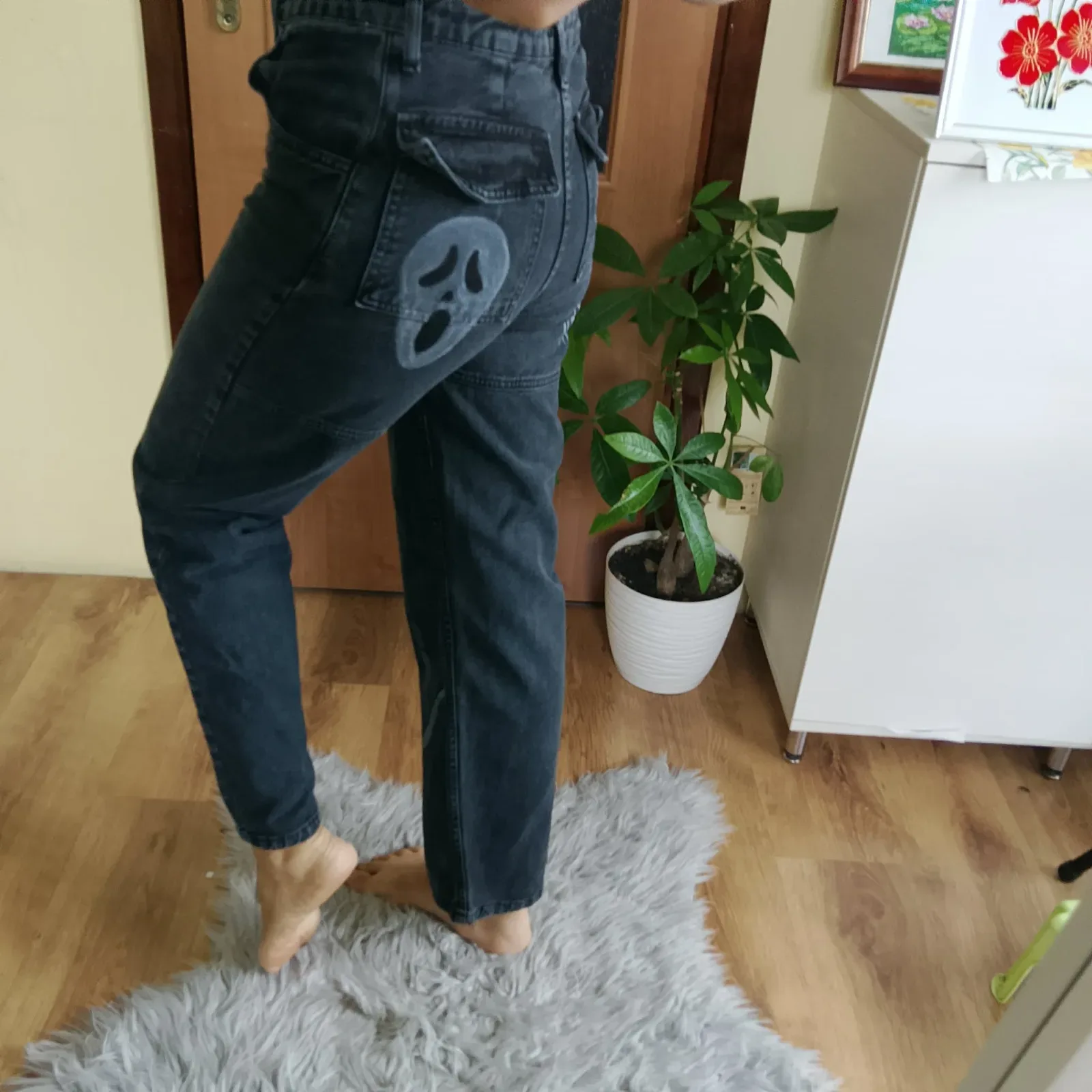 Ręcznie malowane dżinsy damskie. - zdjęcie 4 z 4