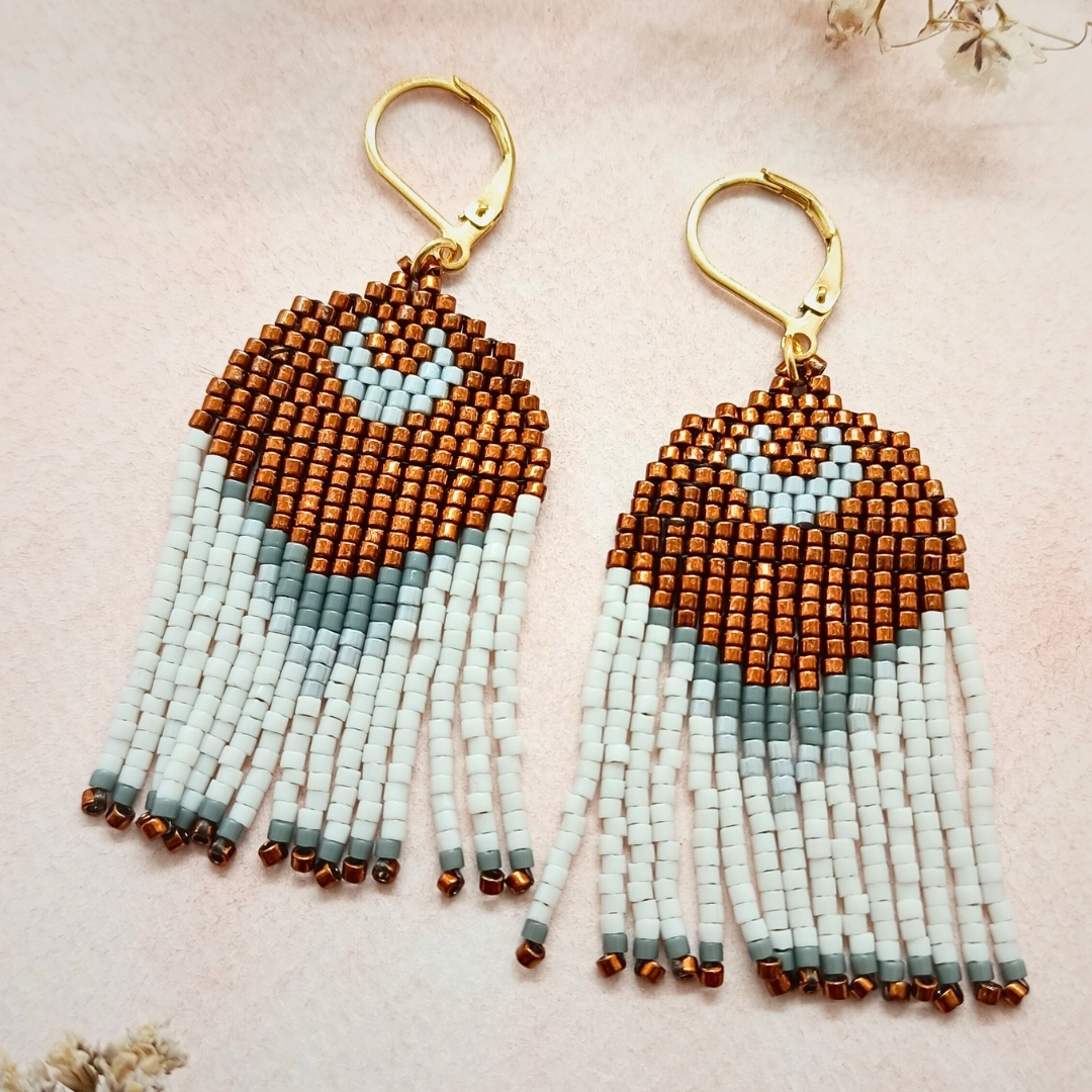 Miedziano-białe księżyce - kolczyki w stylu boho - zdjęcie 5 z 8
