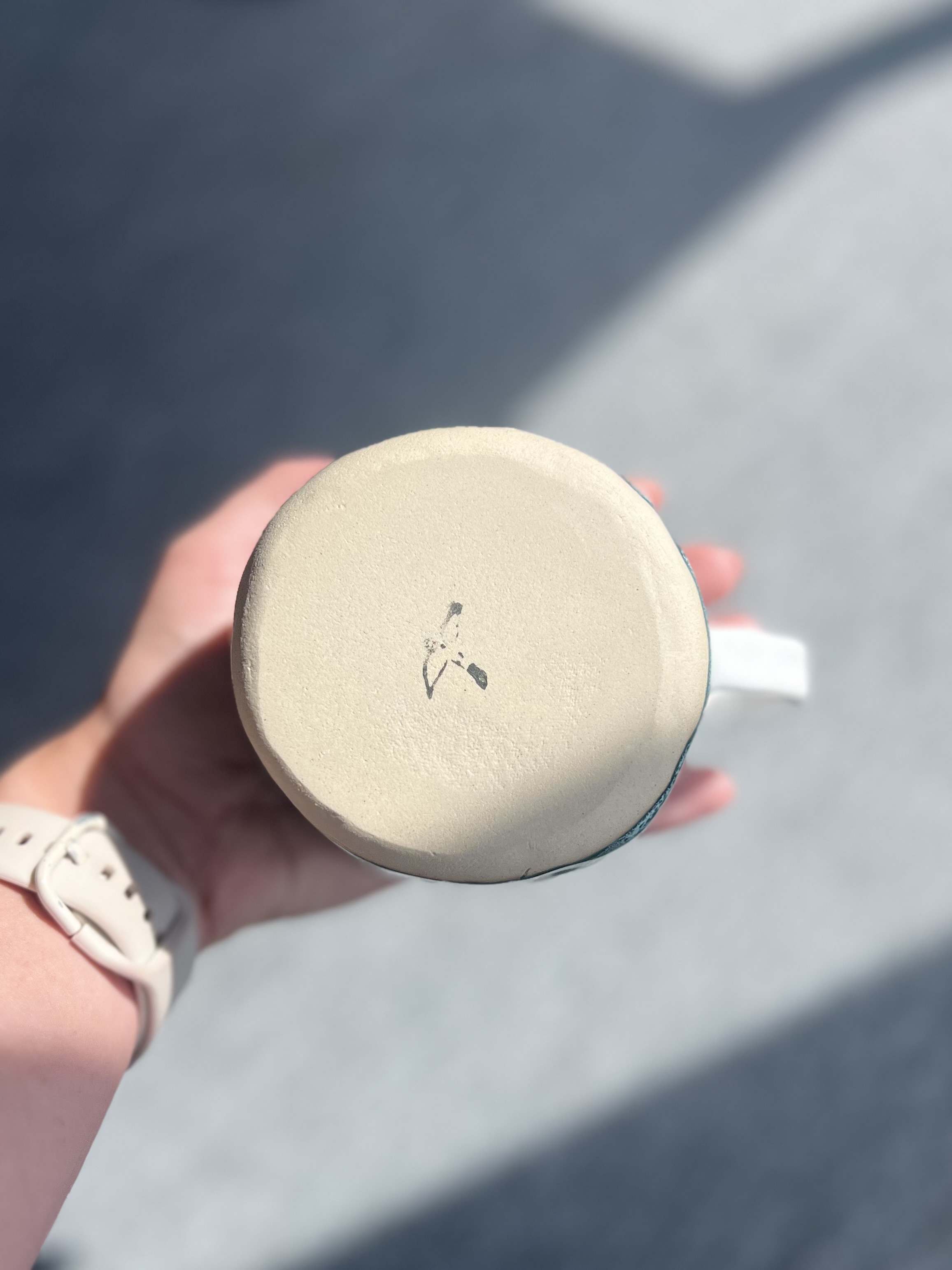 Ceramiczny kubek FALA ręcznie lepiony - zdjęcie 8 z 10