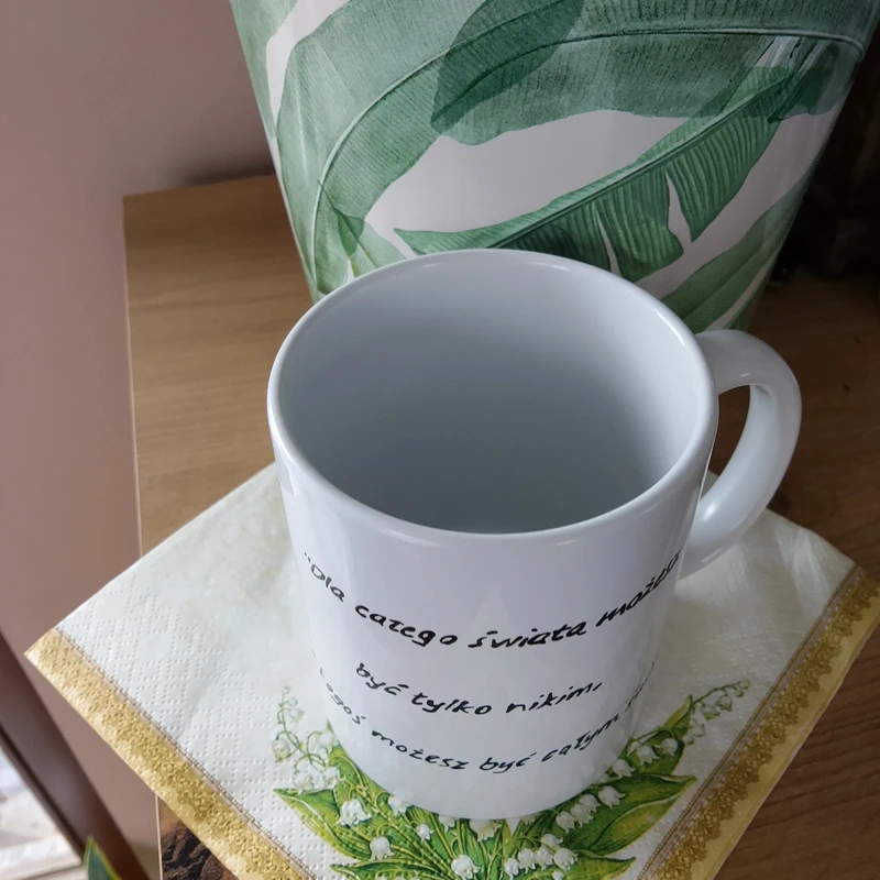 Ręcznie malowany kubek ceramiczny. - zdjęcie 3 z 5