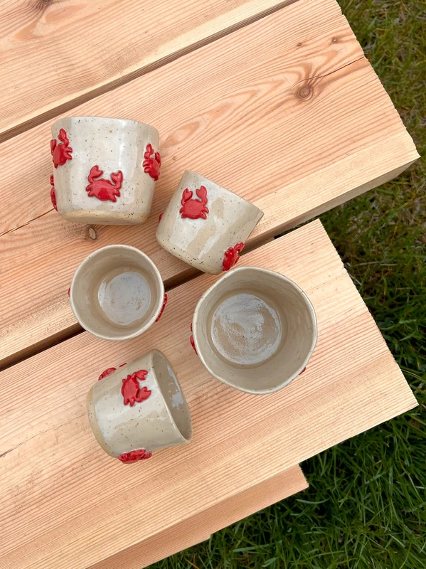 Ceramiczny kubeczek na espresso z krabami, ręcznie - zdjęcie 3 z 7