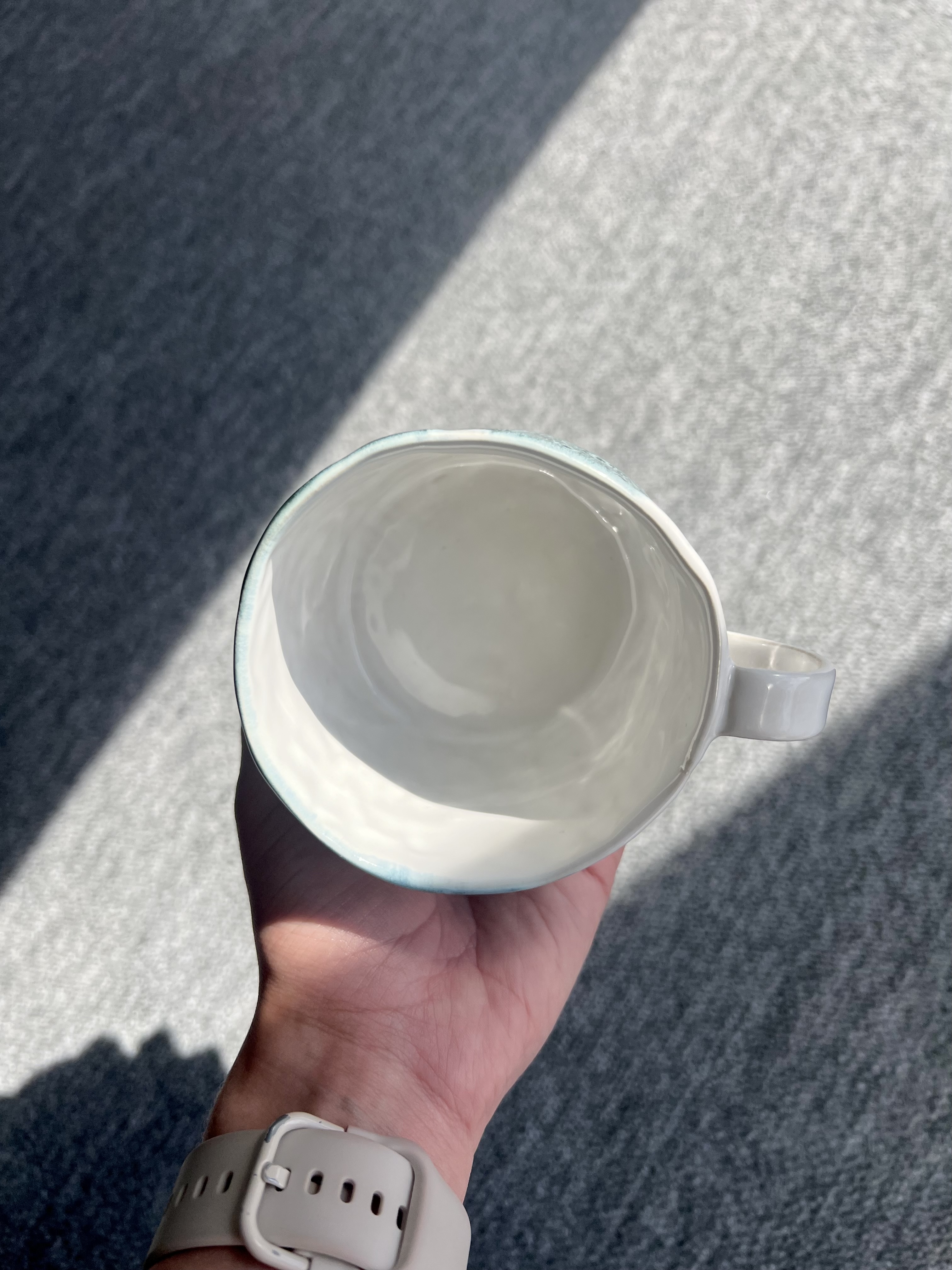 Ceramiczny kubek FALA ręcznie lepiony - zdjęcie 6 z 10