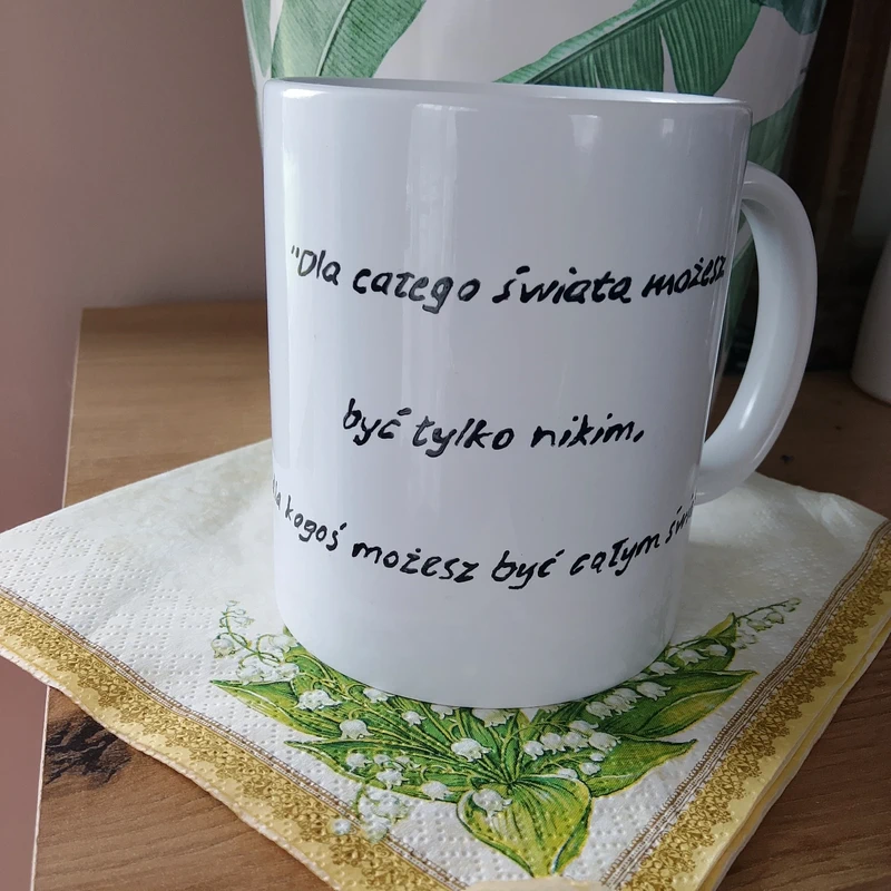 Ręcznie malowany kubek ceramiczny. - zdjęcie 4 z 5