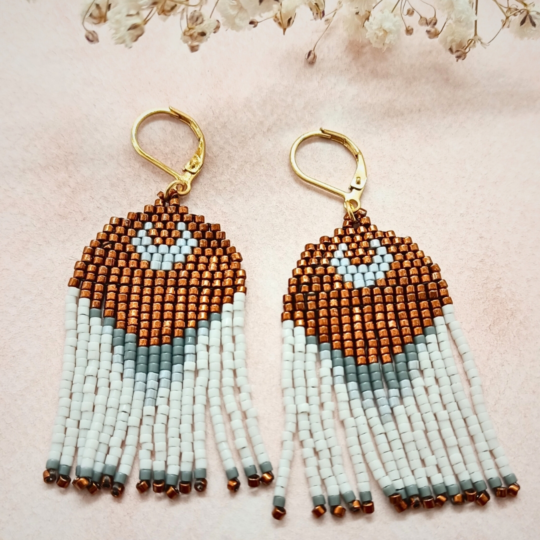 Miedziano-białe księżyce - kolczyki w stylu boho - zdjęcie 4 z 8