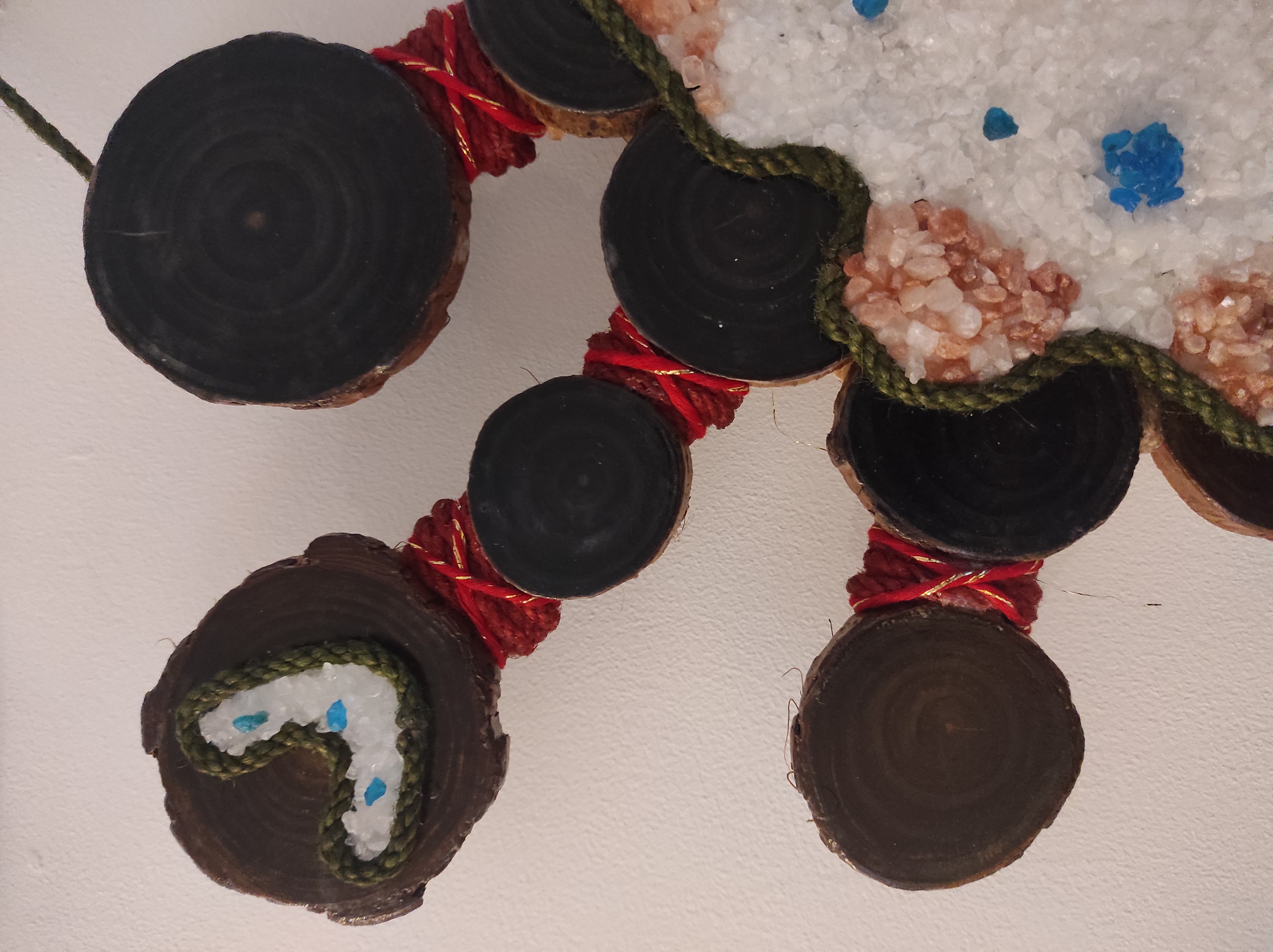 Unikatowy zegar ścienny handmade – drewno i kamień - zdjęcie 2 z 7