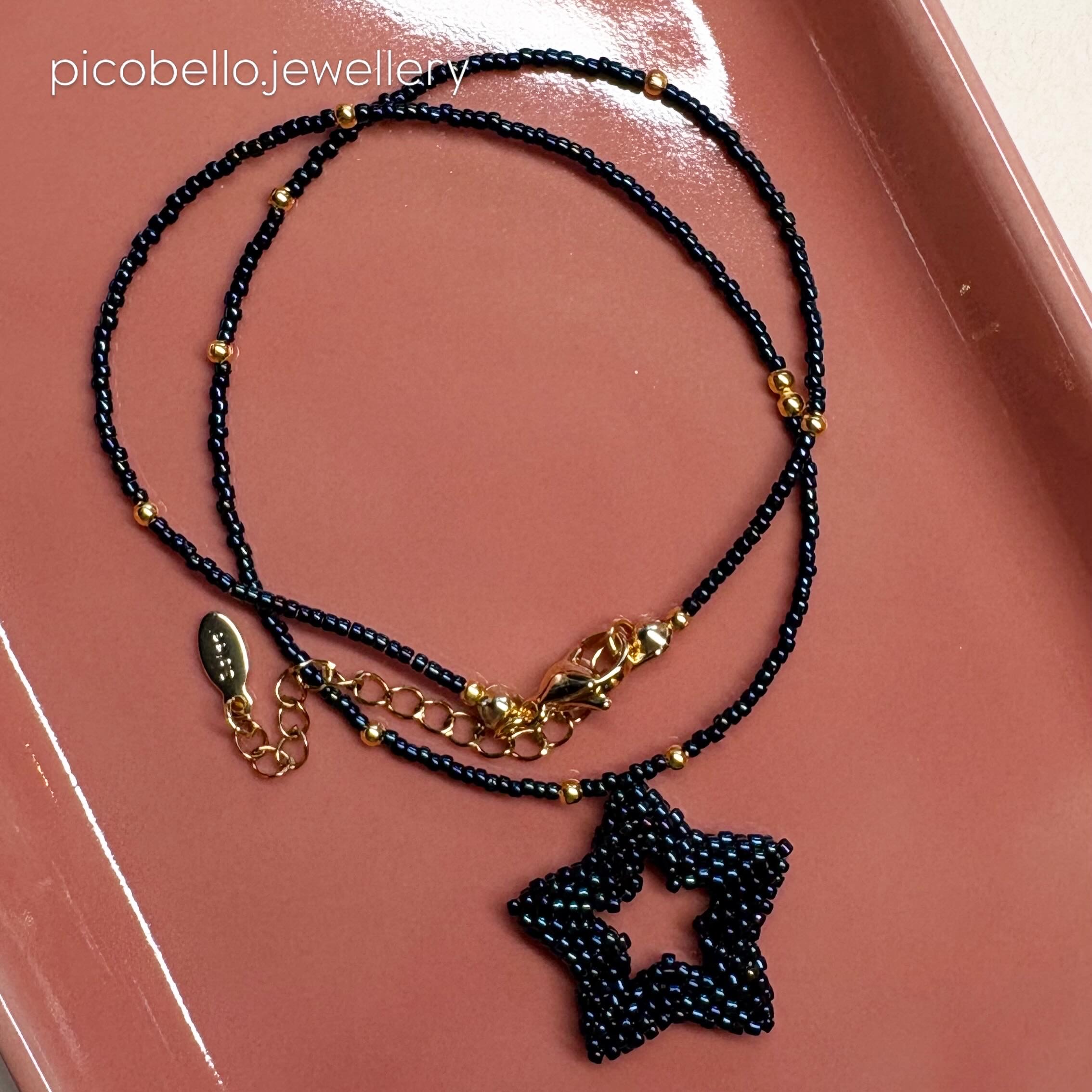 Choker z koralików w kształcie gwiazdki  - zdjęcie 2 z 2
