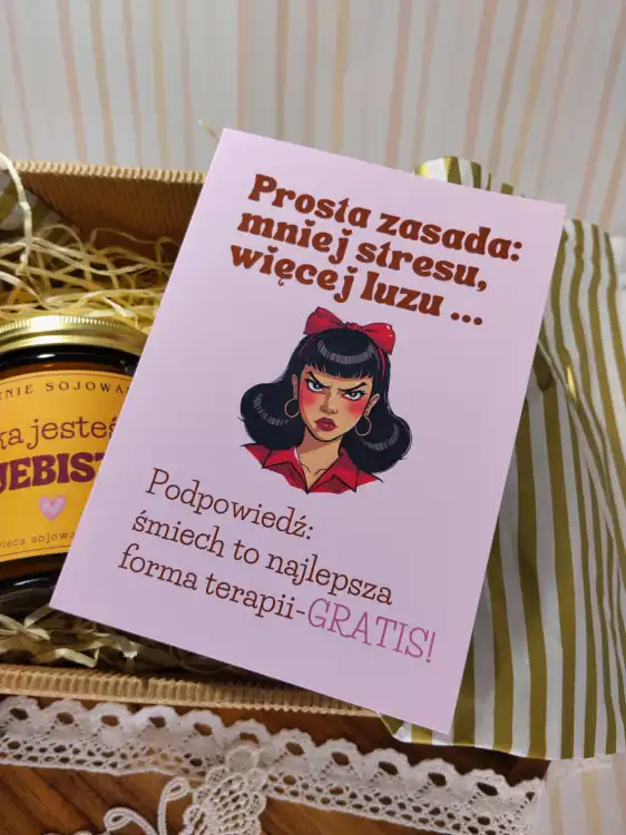 Zestaw prezentowy niegrzecznych świec sojowych - zdjęcie 2 z 2